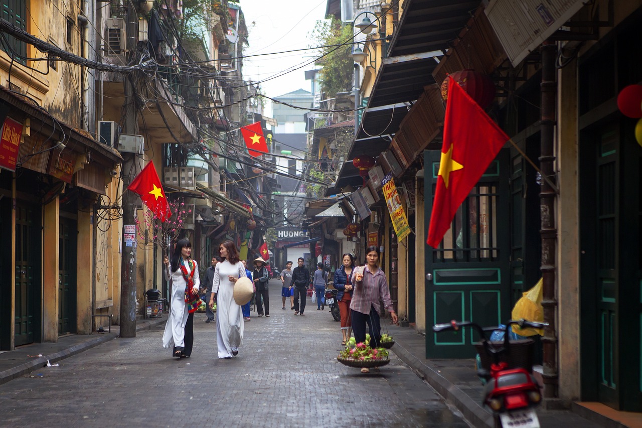 A peaceful street in Ha Noi Old Quarter.